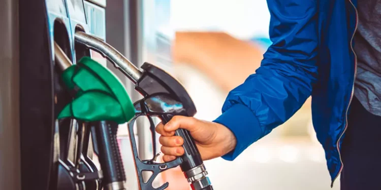 Akaryakıta Çifte Zam Kapıda: Araç Sahiplerine “Bugün Alın” Uyarısı