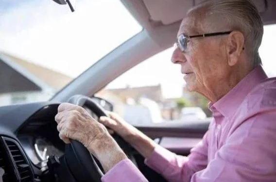 Trafikte Yeni Dönem: Yaşlı Sürücülere Yıllık Test, İhlallere Daha Sert Cezalar